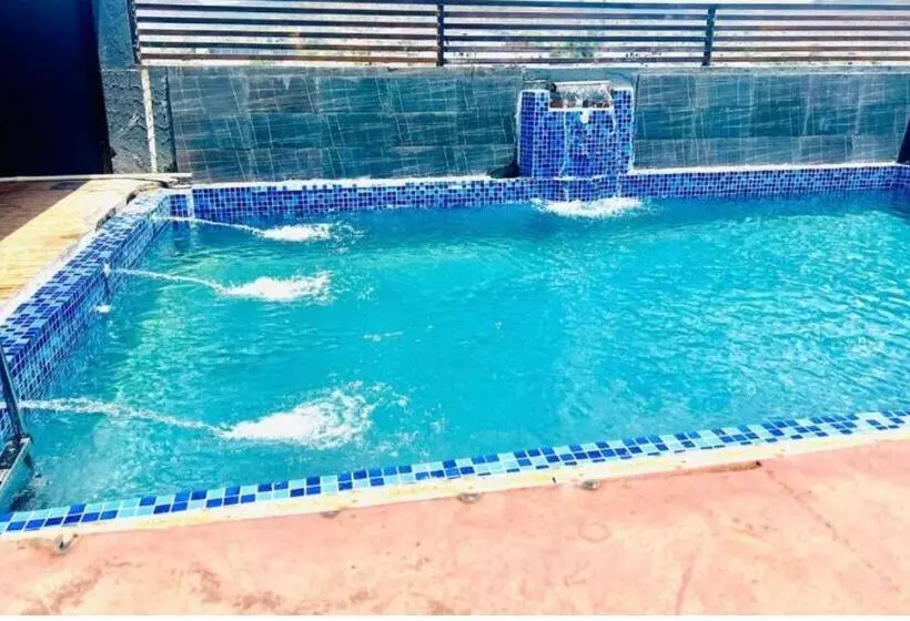 ホテル Mangal Residency Rooftop Pool