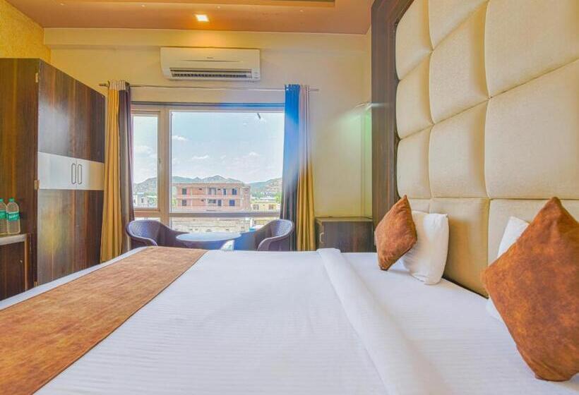 Hotel Mangal Residency Rooftop Pool