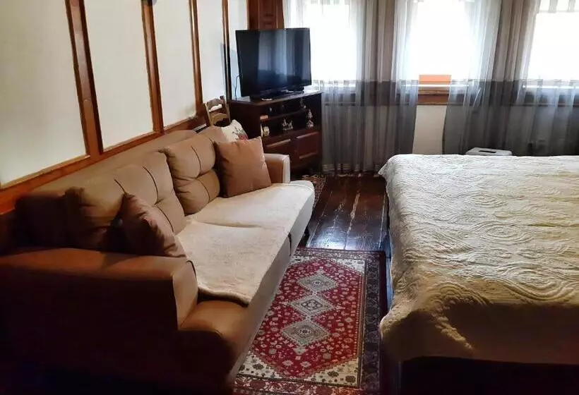 پانسیون Kulla Dula Guesthouse
