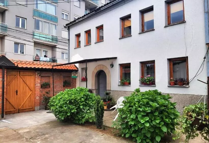 پانسیون Kulla Dula Guesthouse