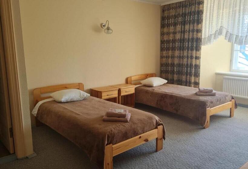 هاستل Krimuldas Muiža