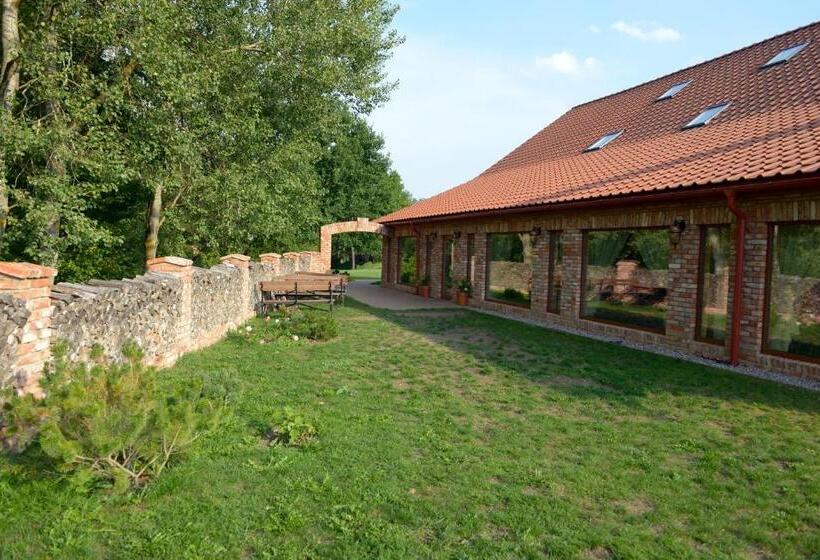 هتل Dzūkijos Dvaras