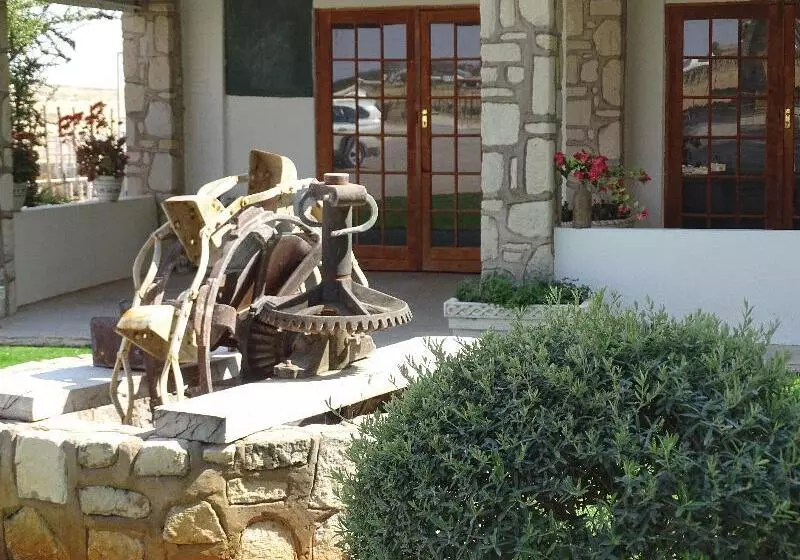 هتل Kalahari Farmhouse, Namibia