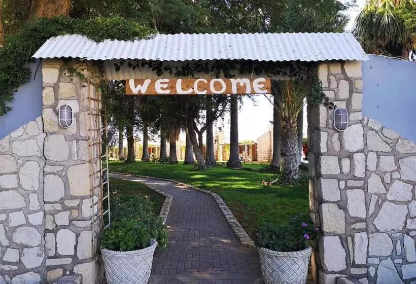 هتل Kalahari Farmhouse, Namibia