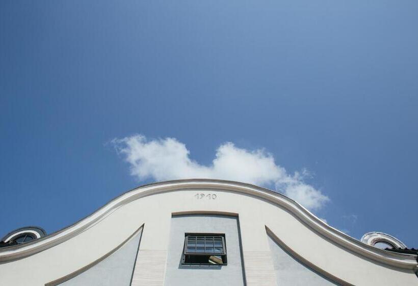 هتل Kuldigas Metropole