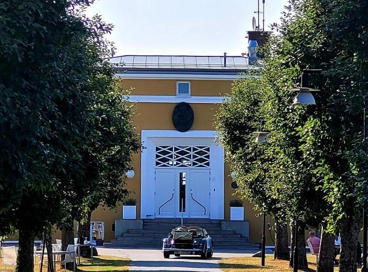 فندق L Jeløy Radio