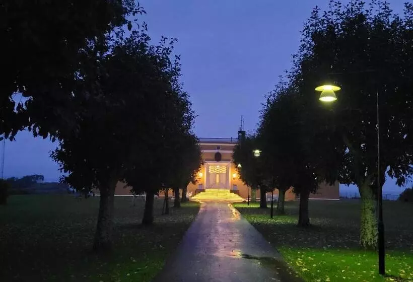 Hotelli L Jeløy Radio