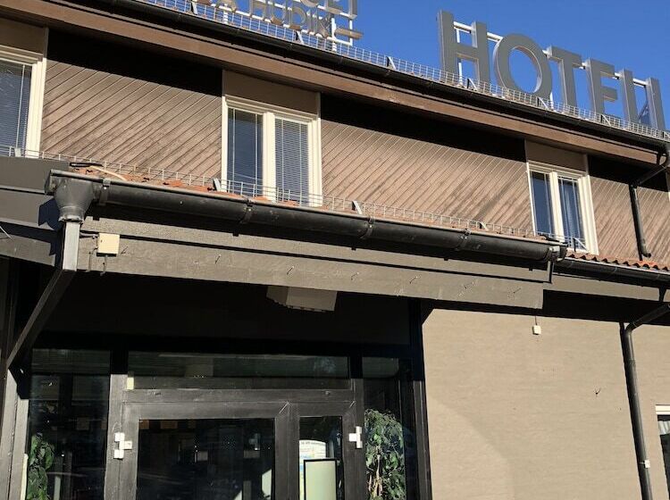 בית מלון כפרי Värdshuset Glada Hudik