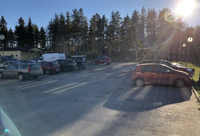 בית מלון כפרי Värdshuset Glada Hudik