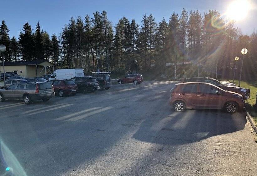 בית מלון כפרי Värdshuset Glada Hudik