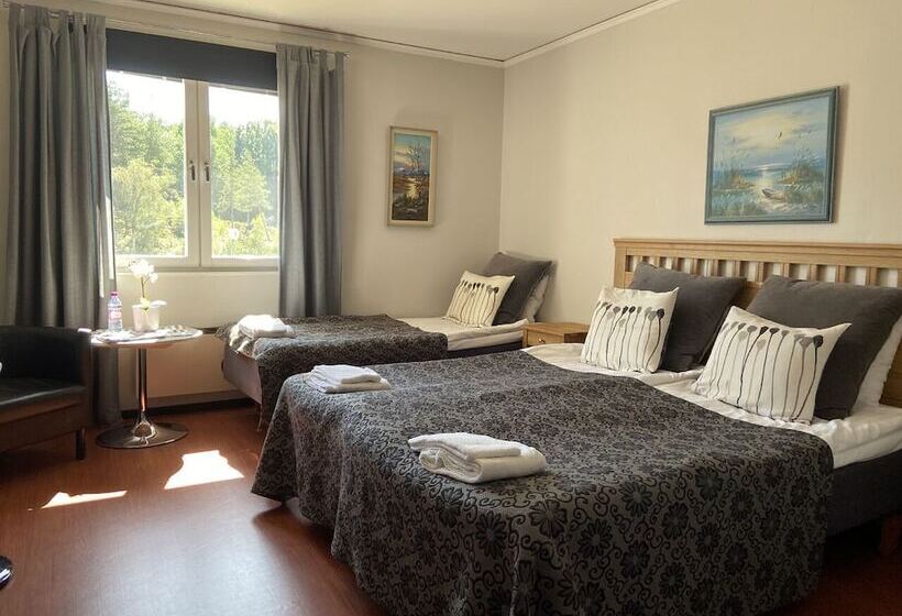 בית מלון כפרי Värdshuset Glada Hudik