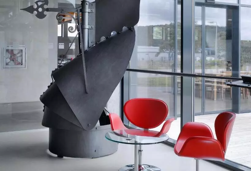 Pivotel Mmx