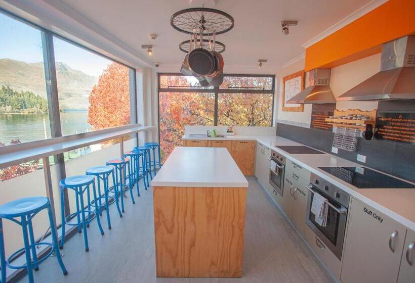 Absoloot Hostel Queenstown