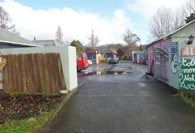 ユースホステル A Plus Samurai Lodge Backpackers