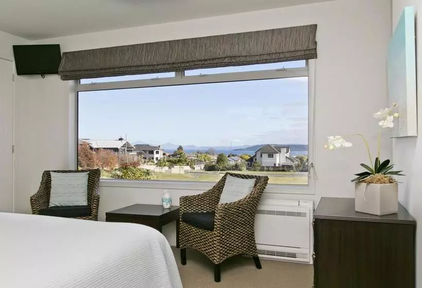 B&b @ Number Ten