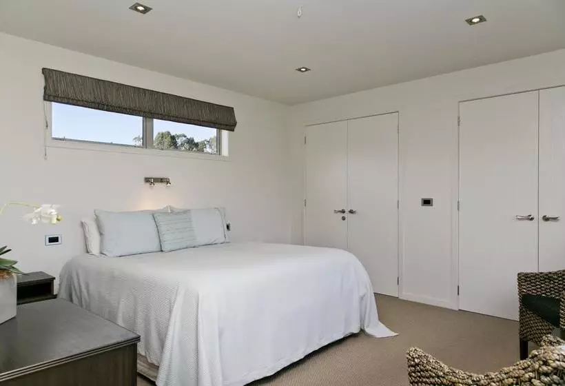 B&b @ Number Ten