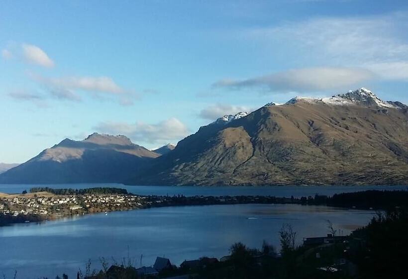 Bed and Breakfast Alpine Suites