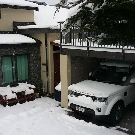 Bed and Breakfast Alpine Suites