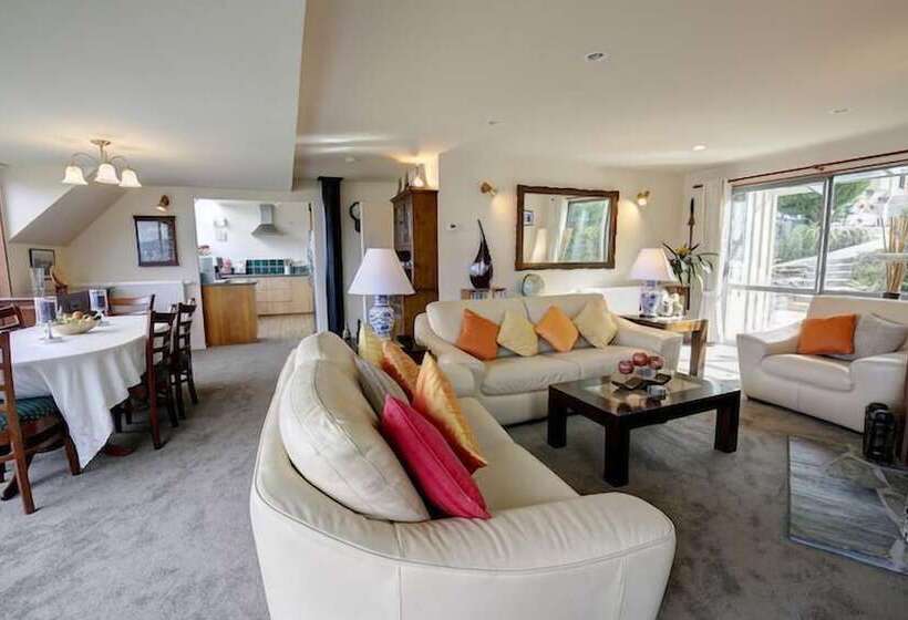 Bed and Breakfast Alpine Suites