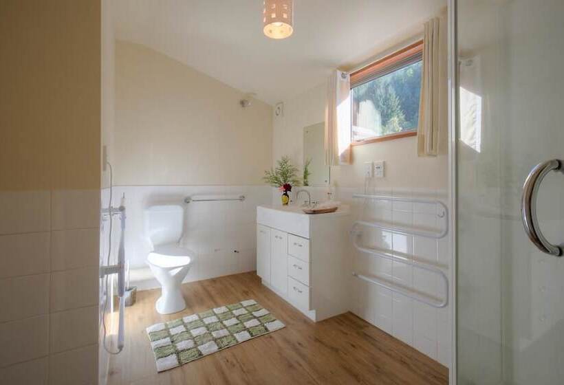 Bed and Breakfast Alpine Suites