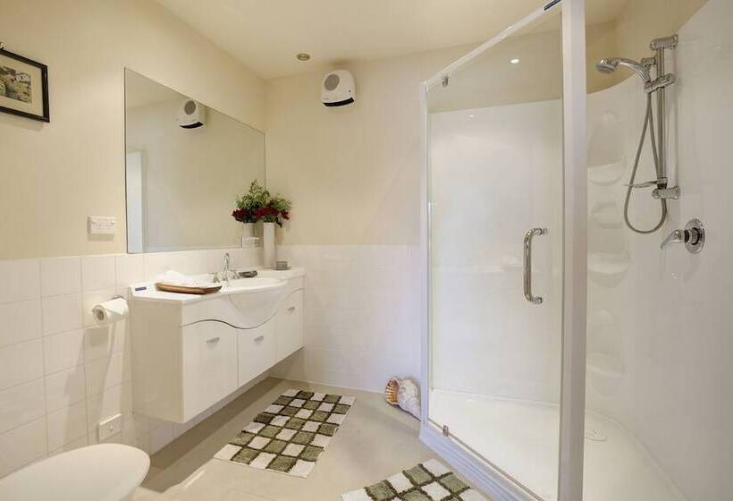 Bed and Breakfast Alpine Suites