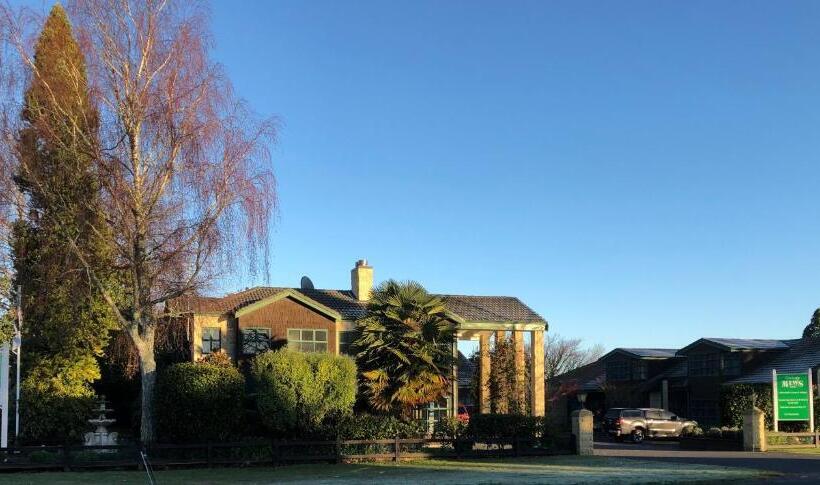 Cambridge Mews Motel