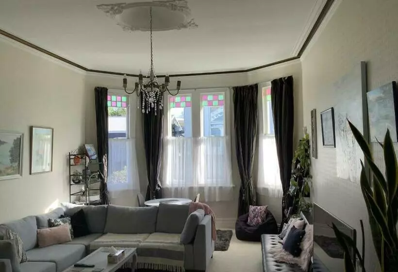 Chelsea House Bed & Breakfast