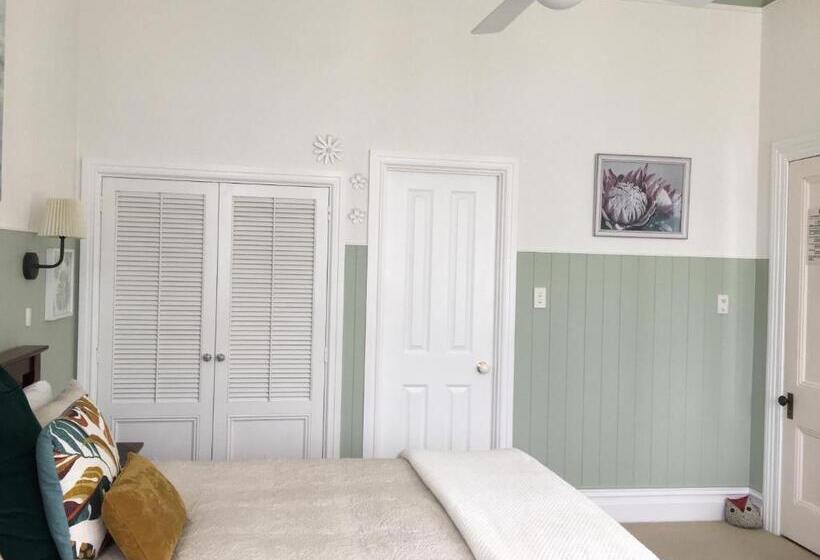 Chelsea House Bed & Breakfast