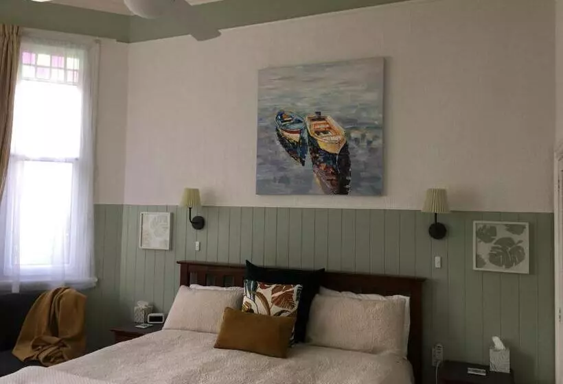 Chelsea House Bed & Breakfast