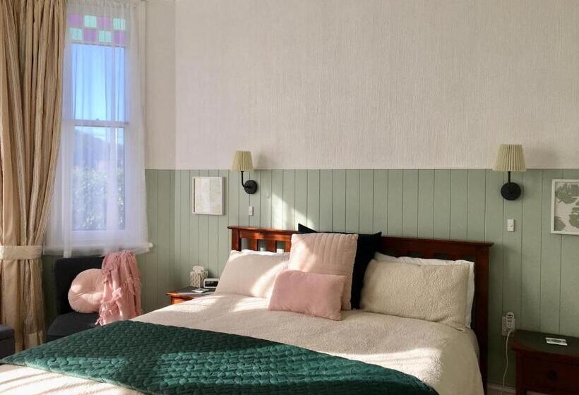 Chelsea House Bed & Breakfast