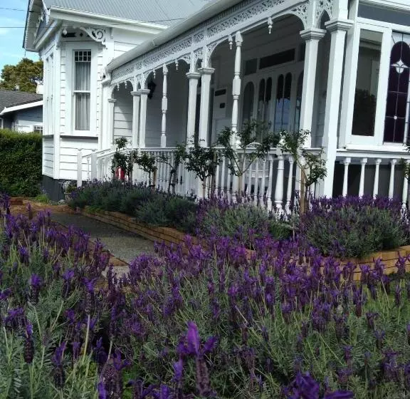 Chelsea House Bed & Breakfast