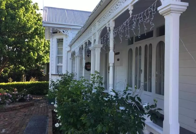 Chelsea House Bed & Breakfast