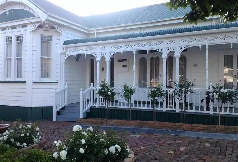 Chelsea House Bed & Breakfast