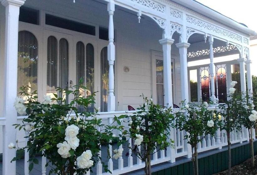 Chelsea House Bed & Breakfast