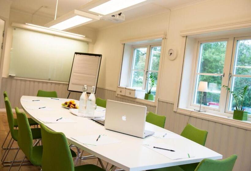 호텔 32 Rum & Kök