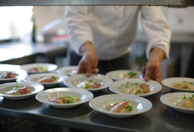 호텔 32 Rum & Kök