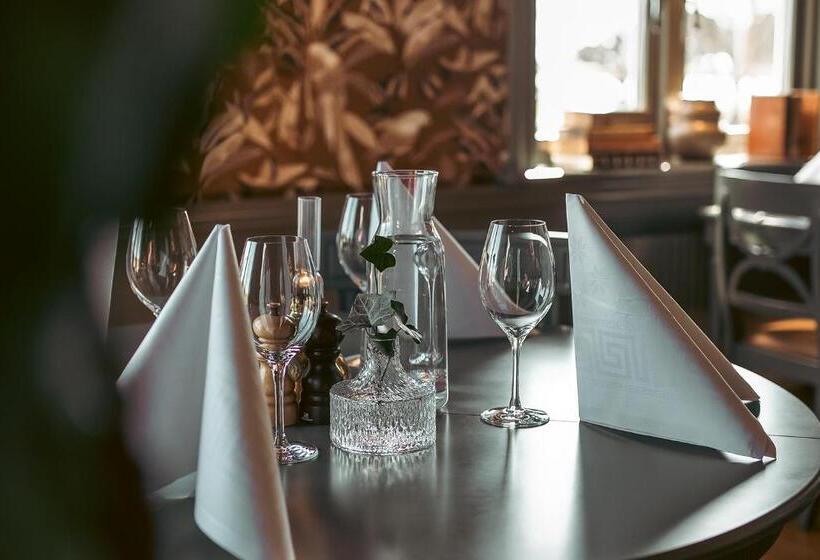 Отель Stufvenäs Gästgifveri