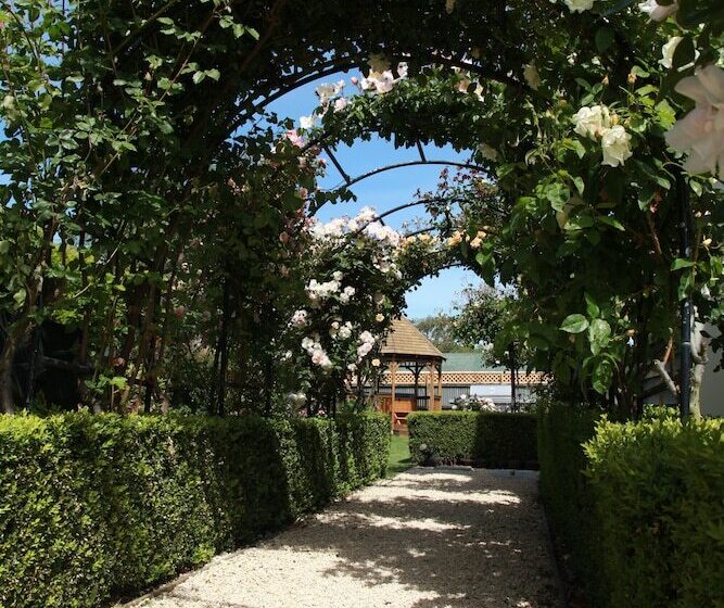 Lilac Rose Boutique Bed And Breakfast