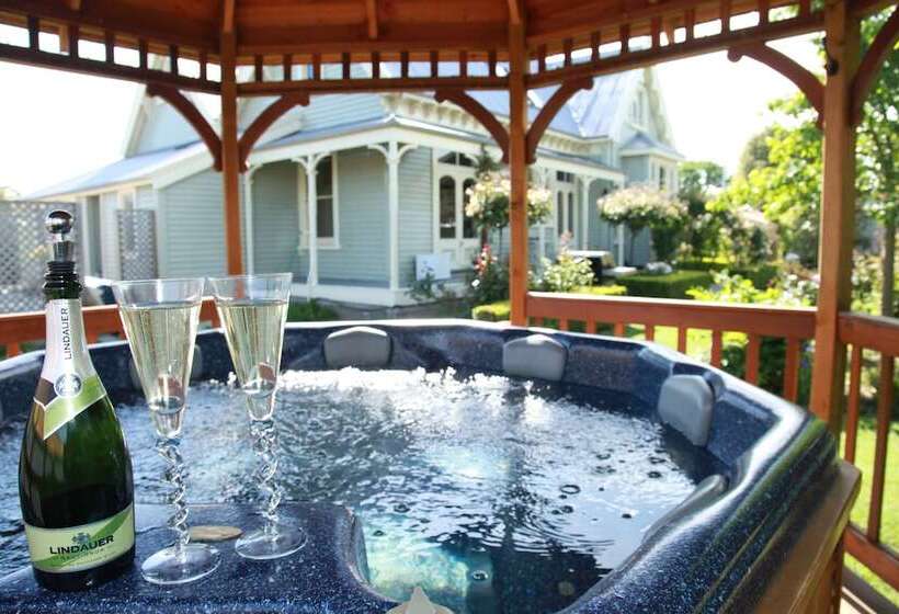 Lilac Rose Boutique Bed And Breakfast