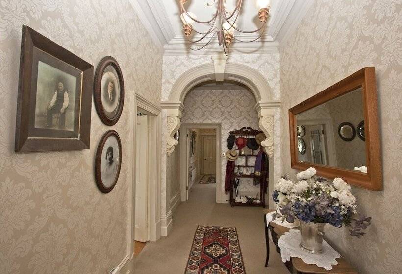 Lilac Rose Boutique Bed And Breakfast