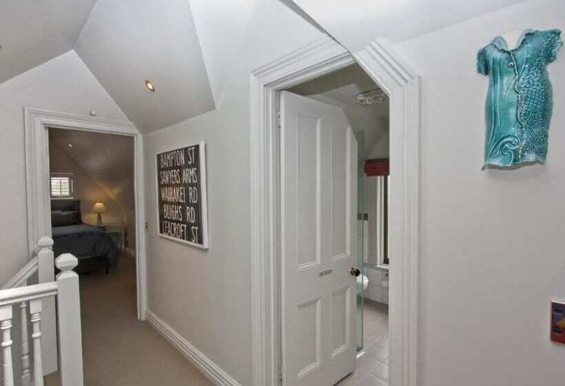 Lilac Rose Boutique Bed And Breakfast