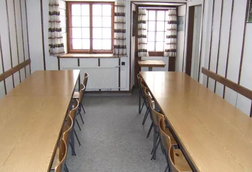 Retkeilymaja Gasthaus Pension Zum Turm