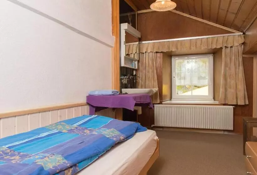 Retkeilymaja Gasthaus Pension Zum Turm