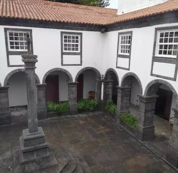 Azores Youth Hostels   Pico