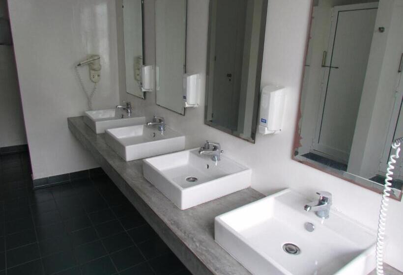 Azores Youth Hostels   Pico