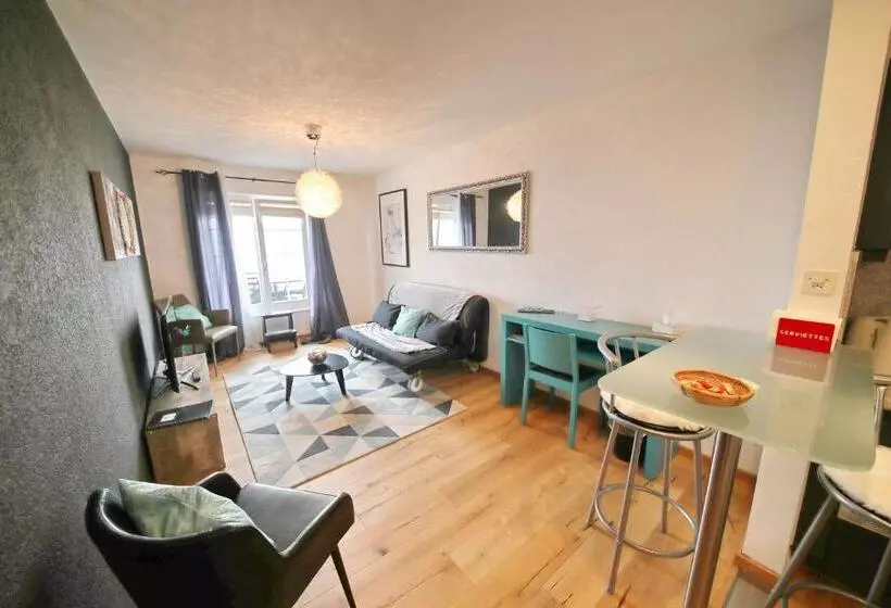 Aamiaismajoitus (B&B) Corseaux Beach