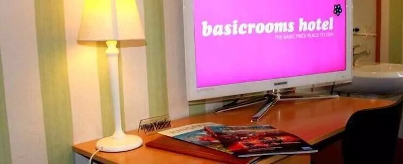 هتل Basicrooms