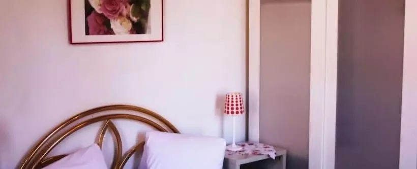 هتل Basicrooms