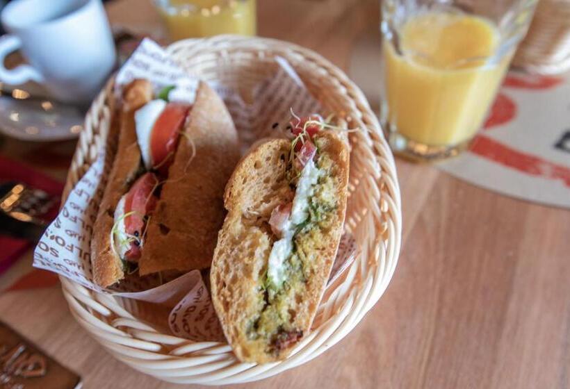 هتل Ibis Styles Lausanne Center Mad House