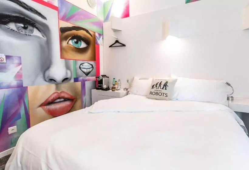 هتل Ibis Styles Lausanne Center Mad House